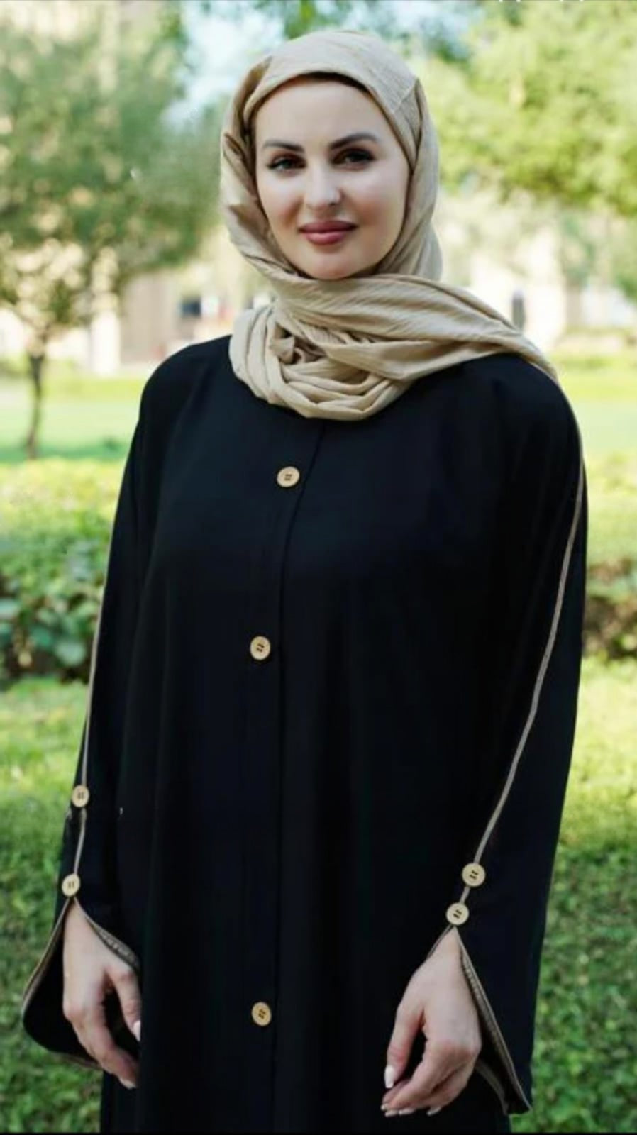 Dubai Abaya With Beige Piping And Show Button on the Front And Sleeves In Black - USA Hijab World